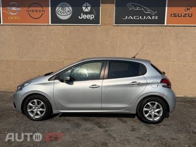 Peugeot 208 1.2 PureTech Signature