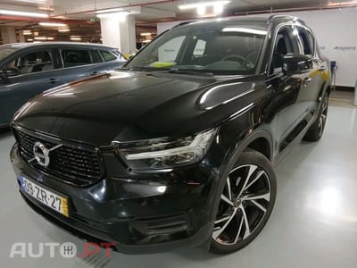 Volvo XC40 2.0 T4 R-Design