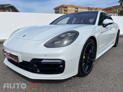 Porsche Panamera 4 E-Hybrid