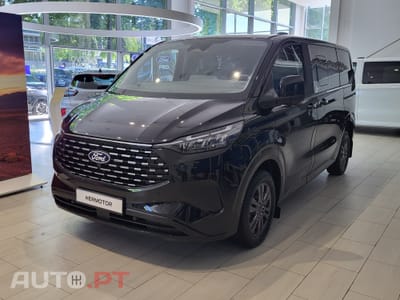 Ford Tourneo 2.5 PHEV Titanium
