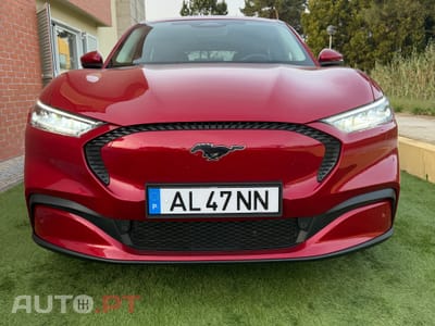 Ford Mustang Mach-E Standard • 75,7 kWh • 294 CV