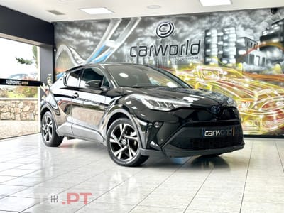 Toyota C-HR 2.0 Hybrid Square Collection