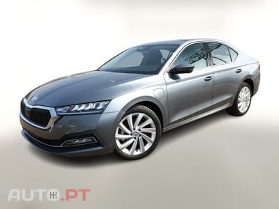 Skoda Octavia PHEV 204CV DSG CAM KEYLESS JANTES18 ASSENTOS AQUECIDOS NOVO 10 KM