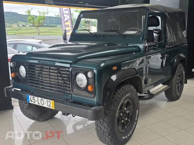 Land Rover Defender 90 SW 2.4 CRD S