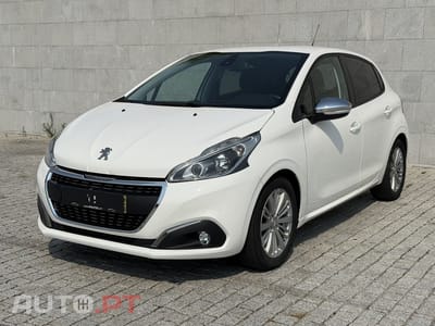 Peugeot 208 1.2 PureTech Signature