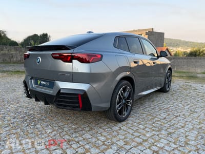 BMW iX2 eDrive20 Pack Desportivo M