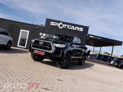 Toyota Hilux 2.4 D-4D 4WD CD Tracker S CA