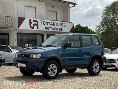 Nissan Terrano Outro