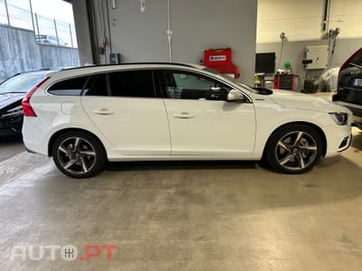 Volvo V60 R-Design D6 PLUG IN