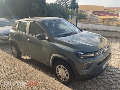 Dacia Spring Essential