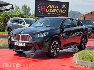 BMW iX2 eDrive20 Pack Desportivo M