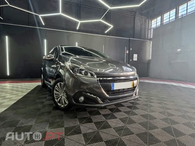 Peugeot 208 1.2 STYLE