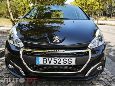 Peugeot 208 PureTech 82 Stop & Start Signature