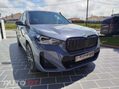 BMW iX1 xDrive30 Pack Desportivo M Pro