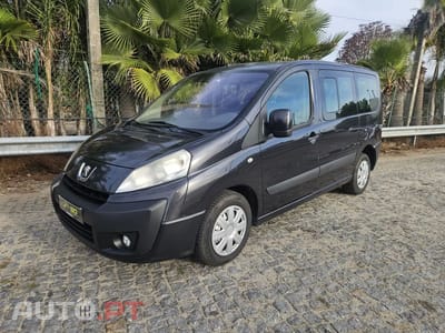 Peugeot E-Expert 9 lugares