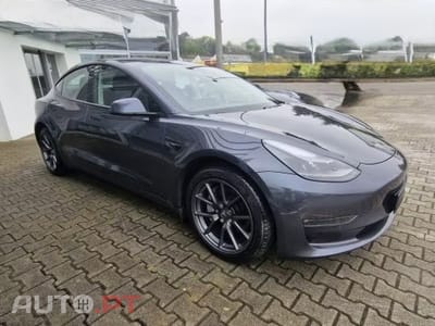 Tesla Model 3 Standard Range Plus RWD