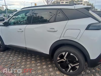 Peugeot E-2008 Allure Pack 1.2 PureTech