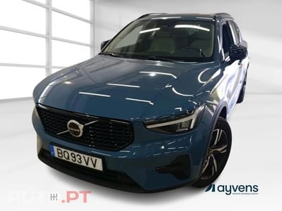Volvo XC40 2.0 B3 Plus Dark