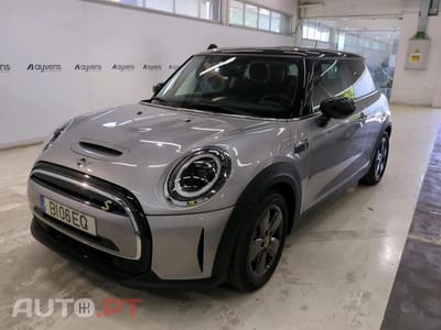 MINI Cooper Cooper SE Premium Essential