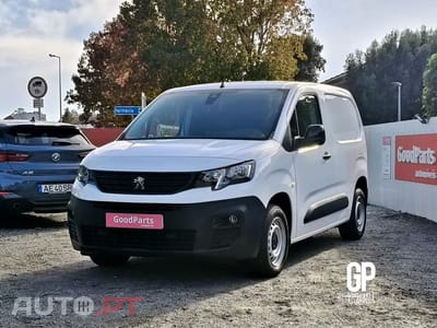 Peugeot Partner 1.2 PRO 110 CV L1H1 -