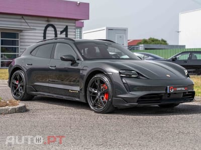Porsche Taycan Cross Turismo 4S