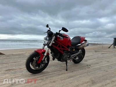 Ducati Monster 696