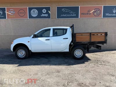 Mitsubishi L200 2.5 DI-D CD Invite 4WD