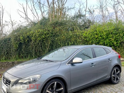 Volvo V40 2.0 R-Design