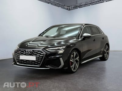 Audi S3 TFSI S tronic Quattro