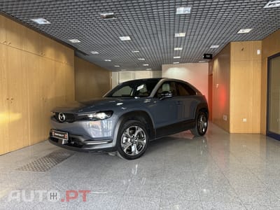 Mazda MX-30 e-SKYACTIV Advantage+Modern Confidence