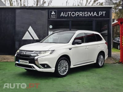 Mitsubishi Outlander 2.4L PHEV TWIN MOTOR 4WD INVITE