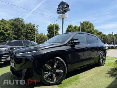 BMW iX xDrive 40 Pack Desportivo