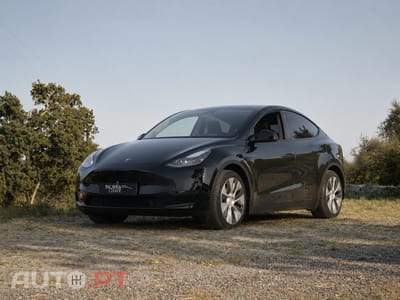 Tesla Model Y Standard Range RWD