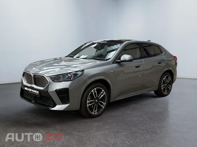 BMW iX2 eDrive20 Pack Desportivo M