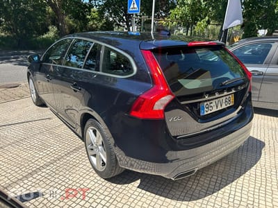 Volvo V60 2.4 D6 Momentum AWD Phev