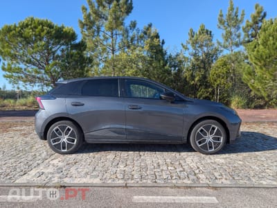 MG MG4 Luxury Long Range 64 kWh