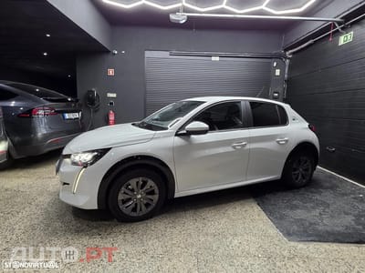 Peugeot E-208 50 kWh Style