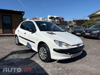 Peugeot 206 1.1 Color Line