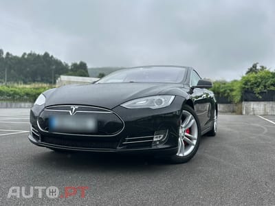 Tesla Model S 85 Performance