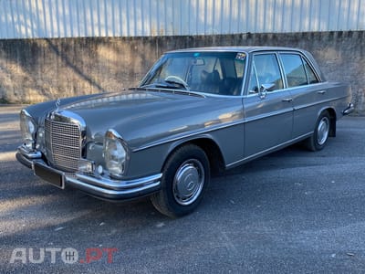 Mercedes-Benz 280 S (RHD)