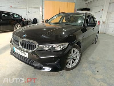BMW 330 e Touring Auto