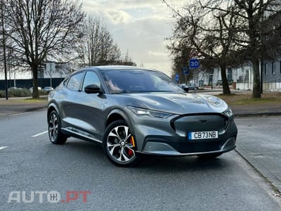 Ford Mustang Mach-E AWD PREMIUM