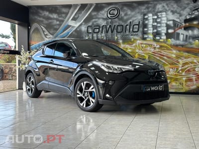 Toyota C-HR 2.0 Hybrid Square Collection