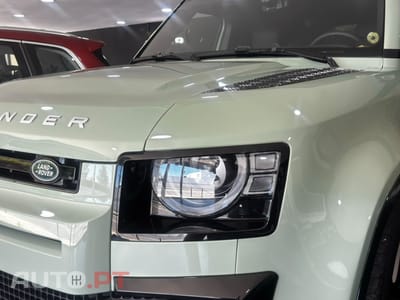 Land Rover Defender 2.0 P300e 110 AWD Trophy Edition Deep Sandglow