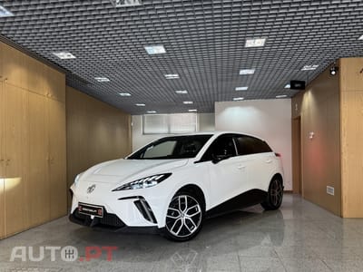 MG MG4 64 kWh Luxury