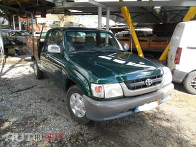 Toyota Hilux X-Cab 4x2 4Lugares