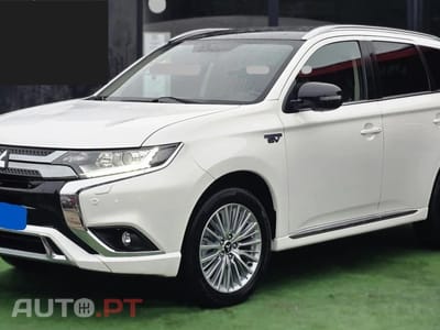 Mitsubishi Outlander 2.4L PHEV TWIN MOTOR 4WD INVITE