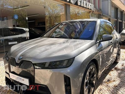 BMW iX xDrive 45 Pack Desportivo