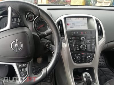 Opel Astra J
