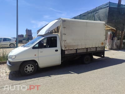 Hyundai H-1 Comercial